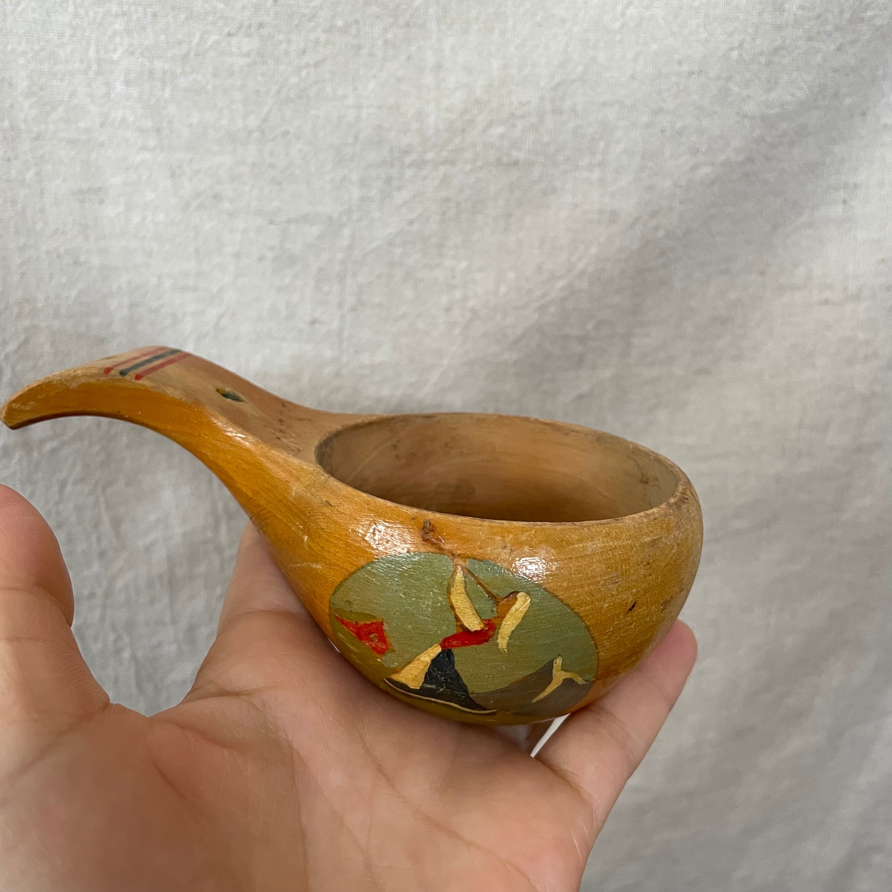 絵の描かれたククサのようなもの | tsuitachi craft&brocante