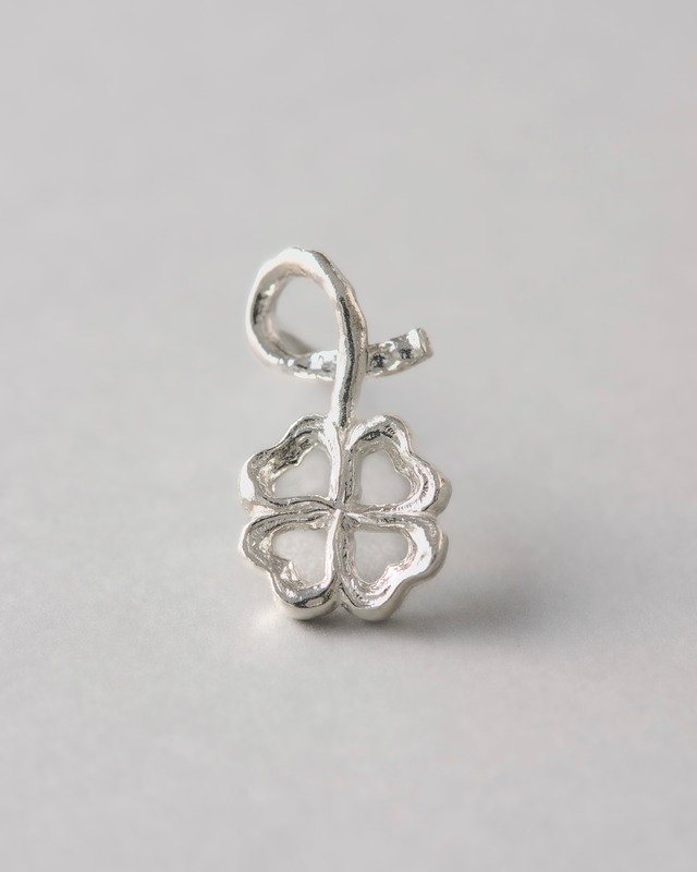 四葉のearring M silver925 LJ24053P 18G lucky clover earring M