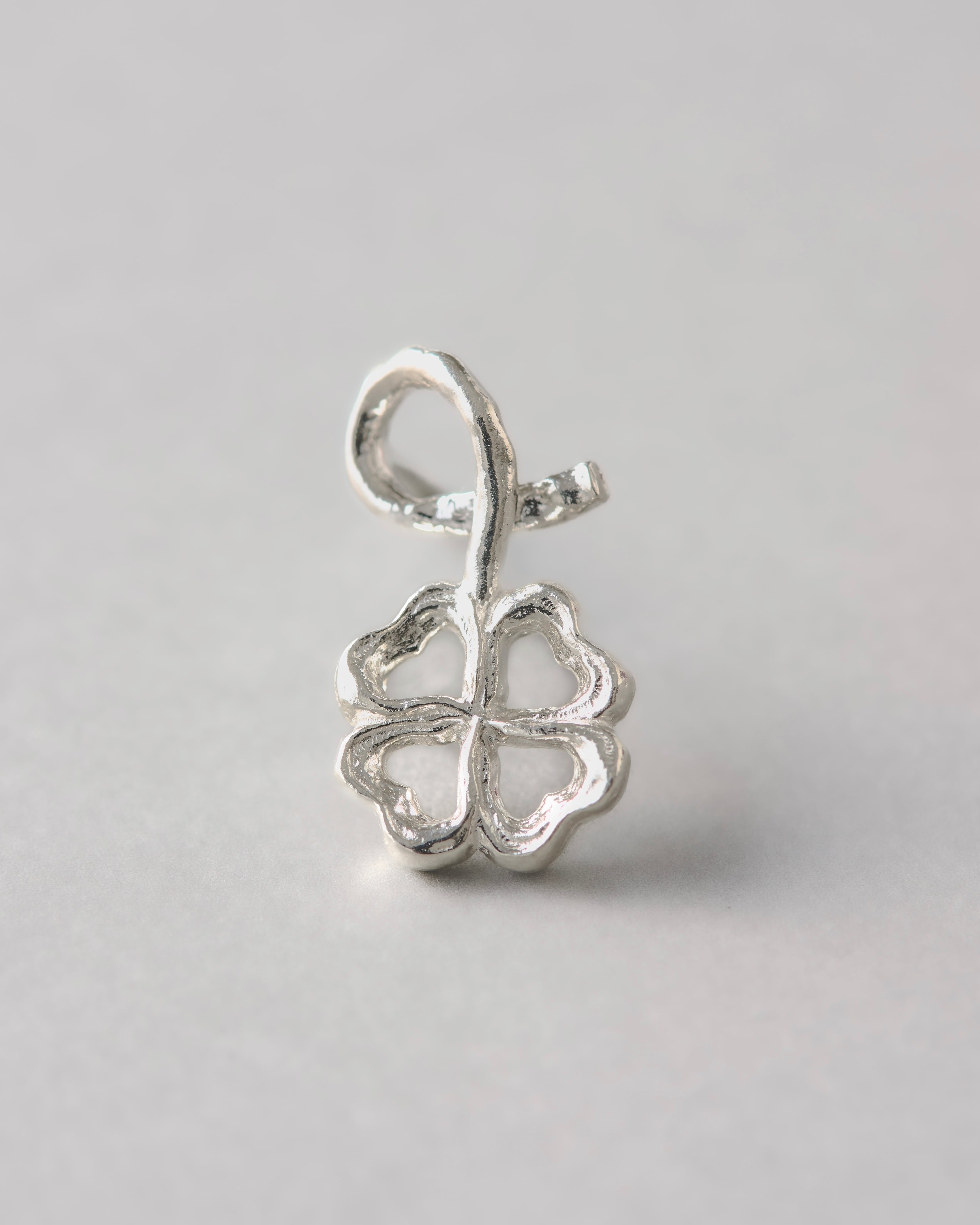 四葉のearring M silver925 LJ24053P 18G lucky clover earring M