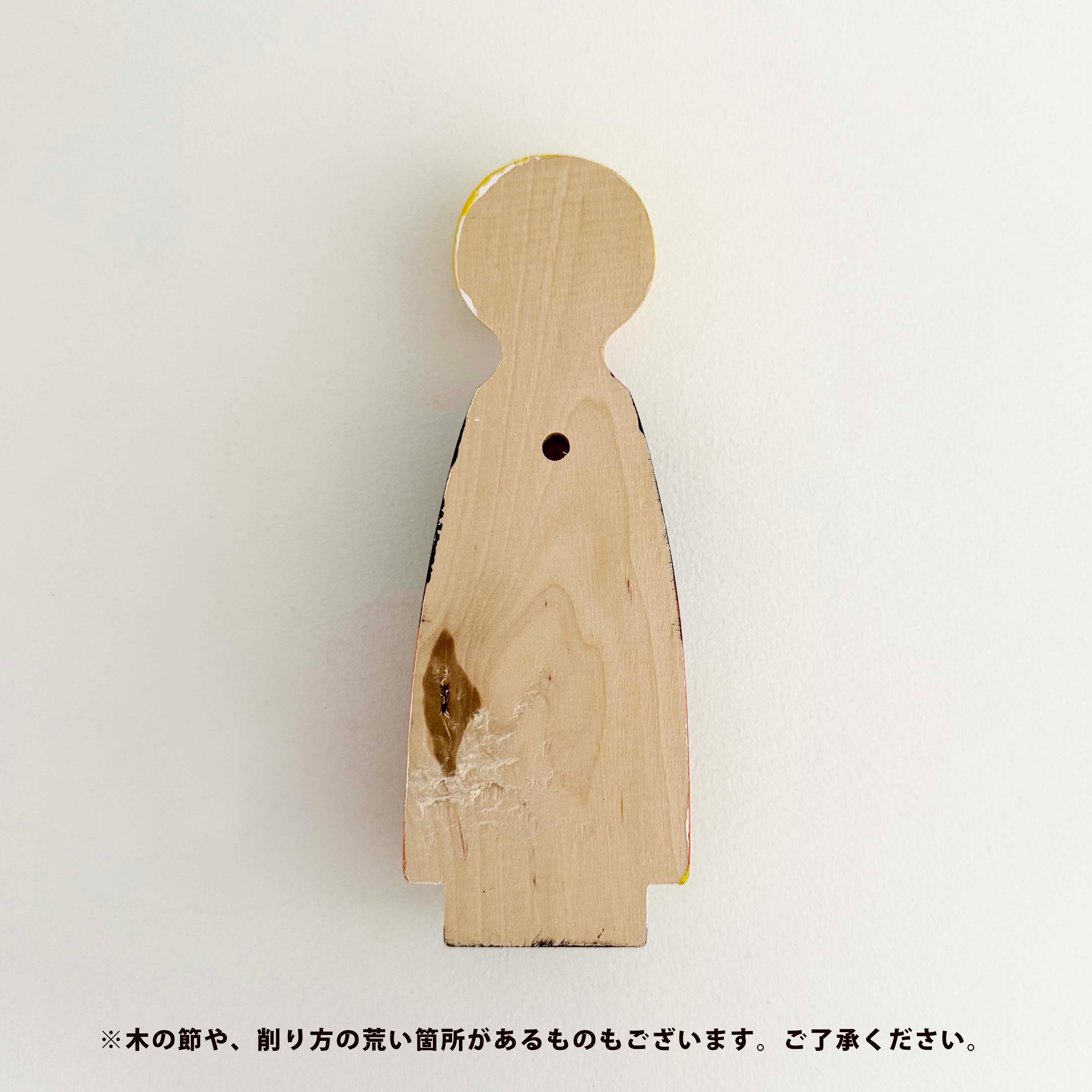 エストニアの壁かけ木人形