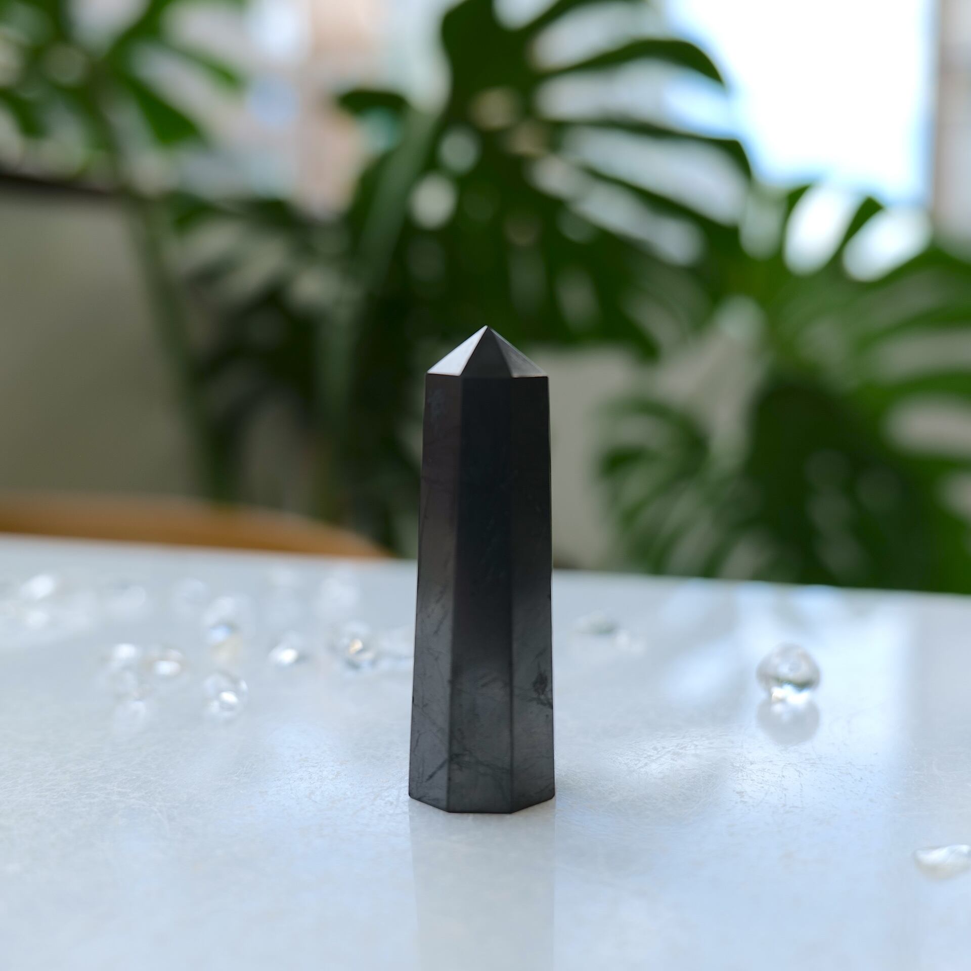 【守りと浄化に特化した、非常に強いプロテクション】シュンガイト 天然石ポイント NO.46-7