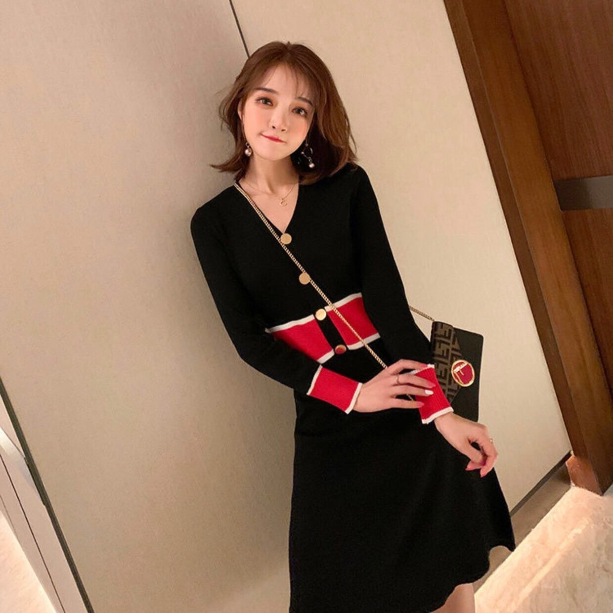 ◆セクシー Vネック ワンピース バイカラー 韓国 2パターン バイカラーVネックニットワンピース 全2色 | LILIANA