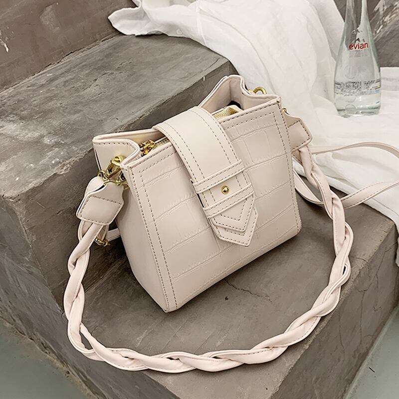 センススモールバッグレディースバッグ2020新作トレンドファッションオールマッチショルダーバッグメッセンジャーバッグネット赤い海ガスバケットバッグ Tiancai_Wing_Bag99507273925