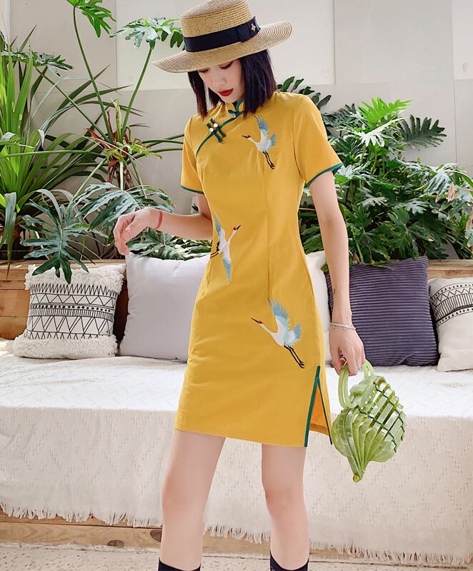 Nodress チャイナドレス ワンピース 黄色 ブローチ付き 激レア Nodress チャイナドレスワンピース黄色ブローチ付き激レア
