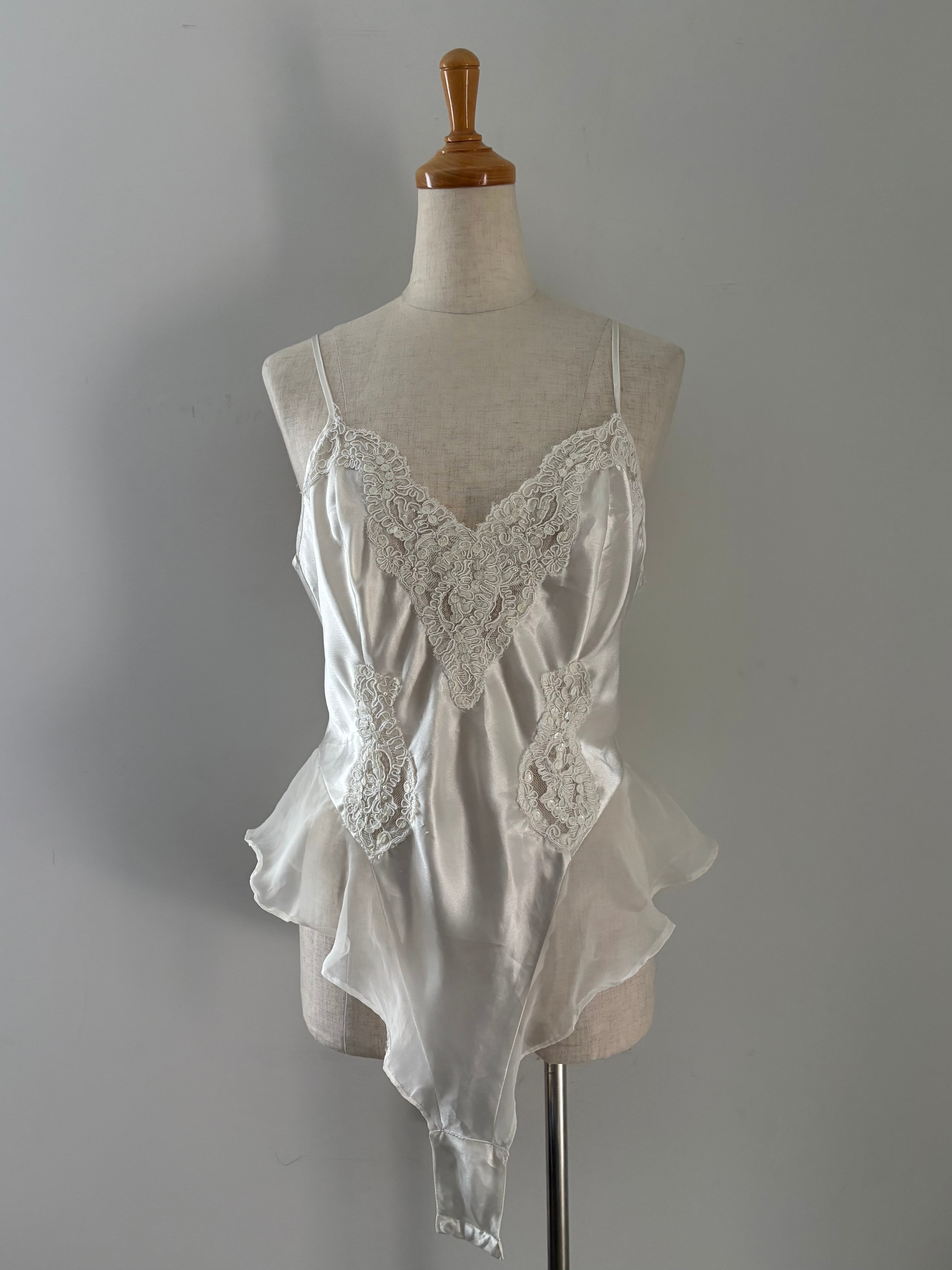 MARGE Tulle beading short gilet | PAY ID