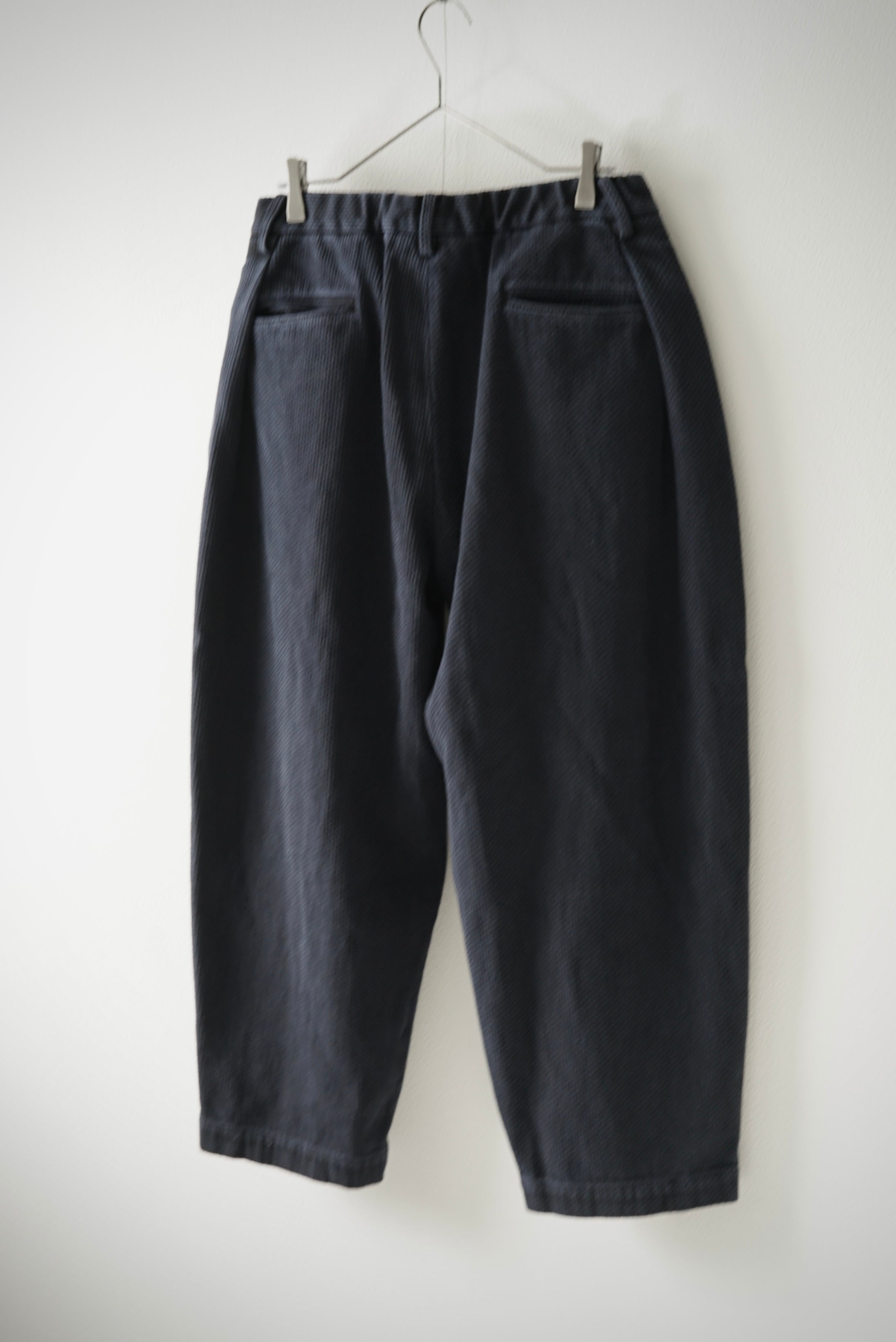 colina 刺し子 カーブ スラックス sizeM エイジング加工 Sashiko / W-Tuck Pants (墨+INDIGO) | C O L I N A