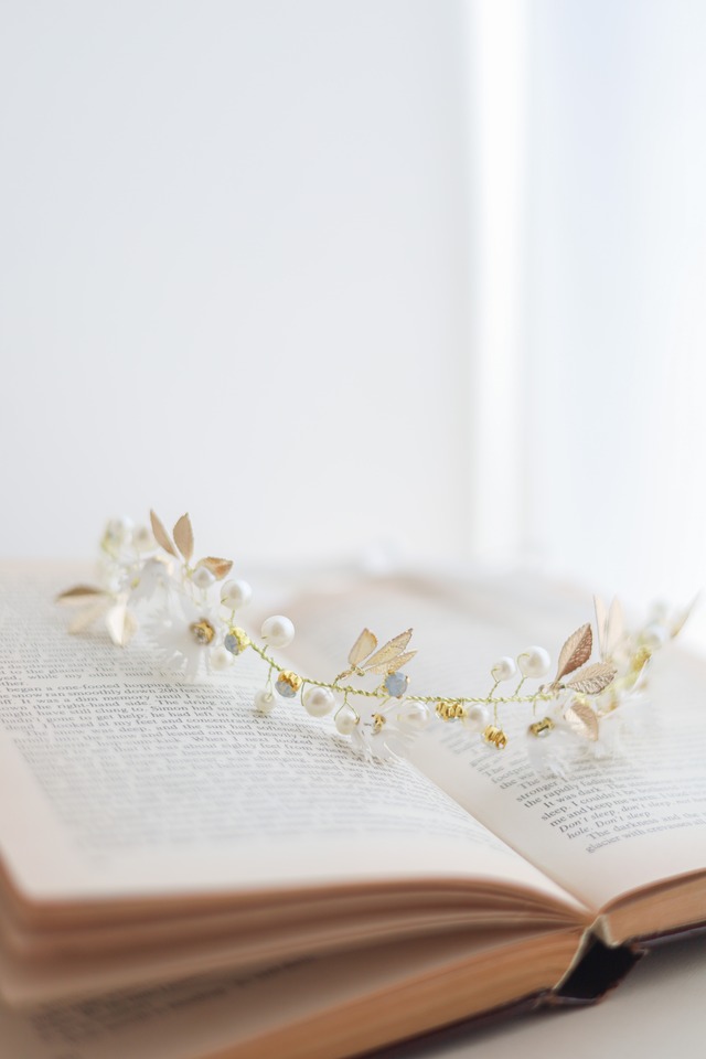 即納キラキラリーフ花冠