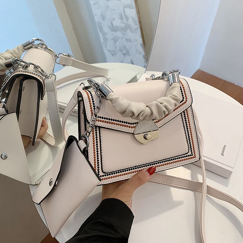 スモールバッグハンドバッグ2020人気の新しいトレンディなファッションシンプルチェーンショルダーメッセンジャーバッグネットセレブオールマッチスモールスクエアバッグ Tiancai_Wing_Bag3194257