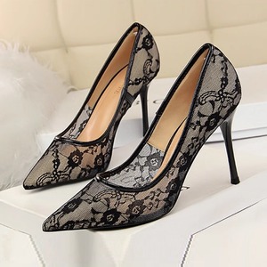 【送料無料】 パンプス 2色 靴 シューズ ピンヒール ハイヒール ポインテットゥ レース 透け感 エレガント 可愛い 大人可愛い きれいめ シンプル カジュアル シック コンサバ 華やか 大人 上品 おしゃれ 主役級 こなれ感 高見え 高級感 フェミニン 花柄 夏 レディース 女性用 ママ 20代 30代 40代 デート お出かけ 女子会 お呼ばれ 休日 お茶会 授業参観 垢抜け デイリーユース 普段使い ファッション コーデ スタイル 美脚 脚長 定番 スタイルアップ パーティ 結婚式 二次会