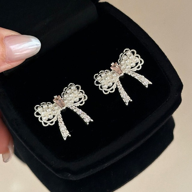 pearl zircon ribbon pierce　B630