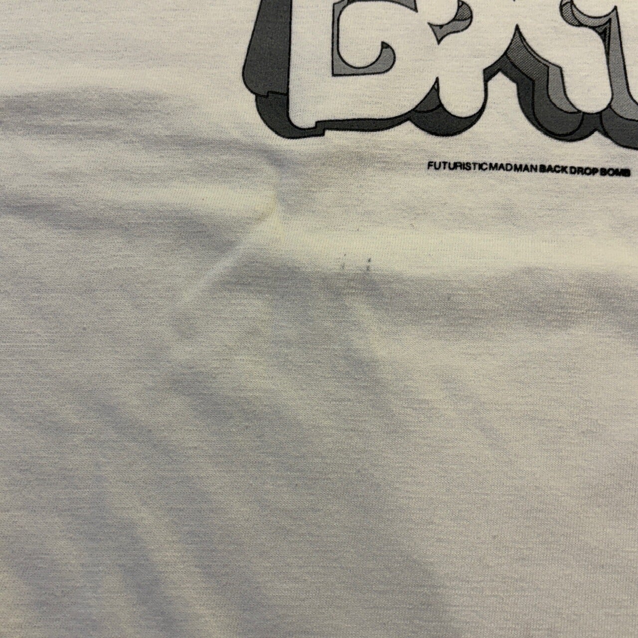 BACK DROP BOMB T-SHIRT WHITE | safarionline