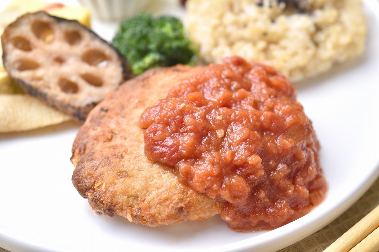 （冷凍）ととのう弁当　手ごねハンバーグ麹トマトソース弁当（有機玄米）