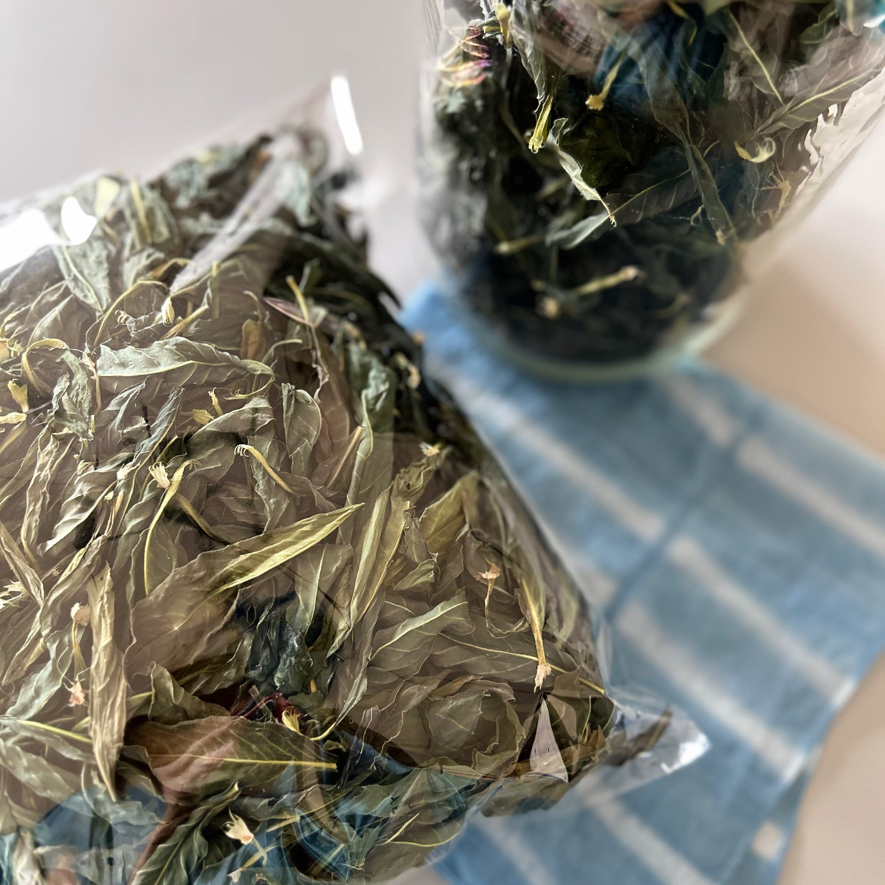 2025年度　新物　乾燥藍 ドライ 300g 薬草 ハーブ ティー 漢方 2025年度 新物 乾燥藍 ドライ 300g 薬草 ハーブ ティー 漢方 2025年度