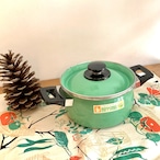 どこか懐かしさを感じるホーローウェア NIPPONIA グリーンカラーのホーロー両手鍋 昭和レトロ ビンテージ