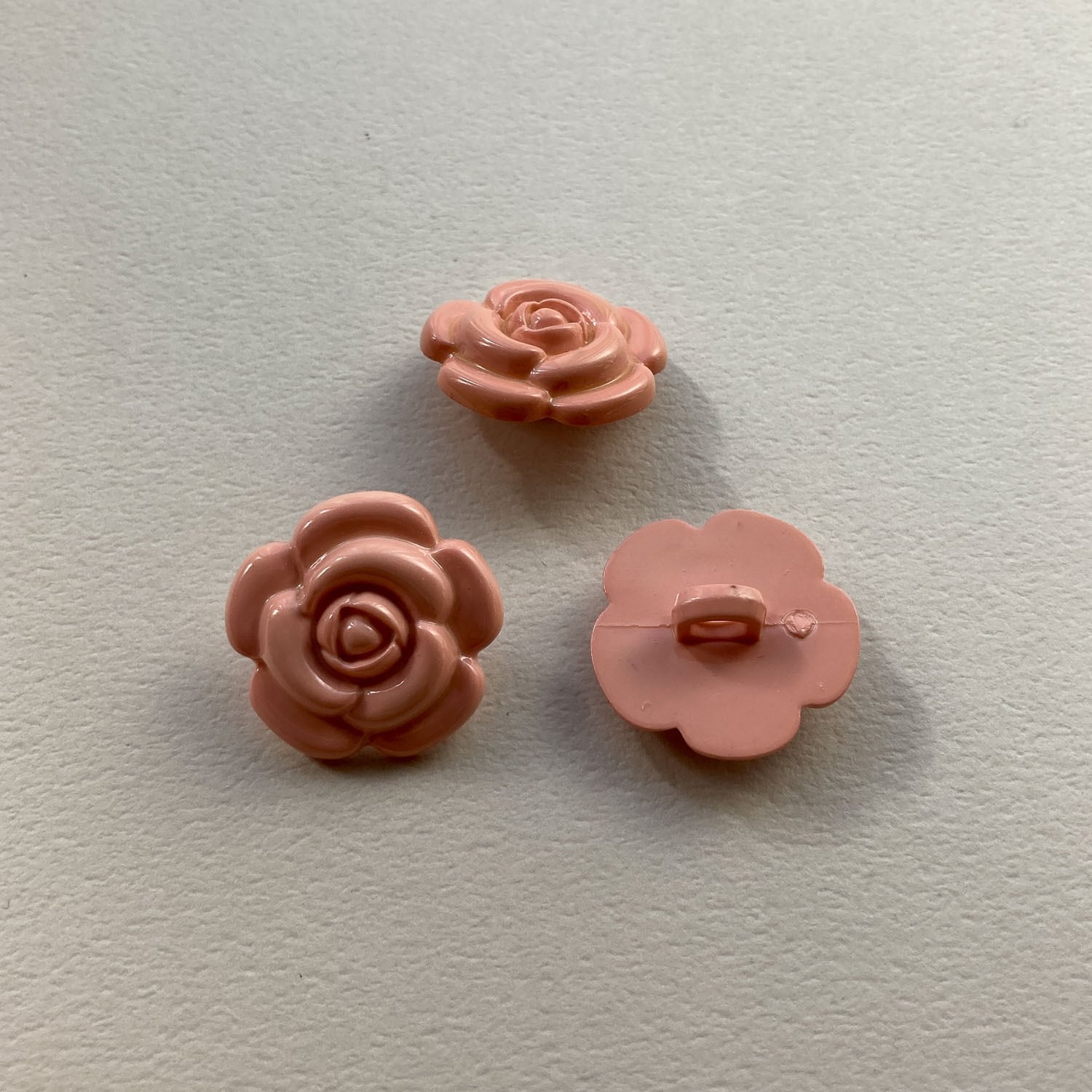 再入荷〉くすみカラーバラボタンS（20mm） | Dua-アクセサリーパーツ