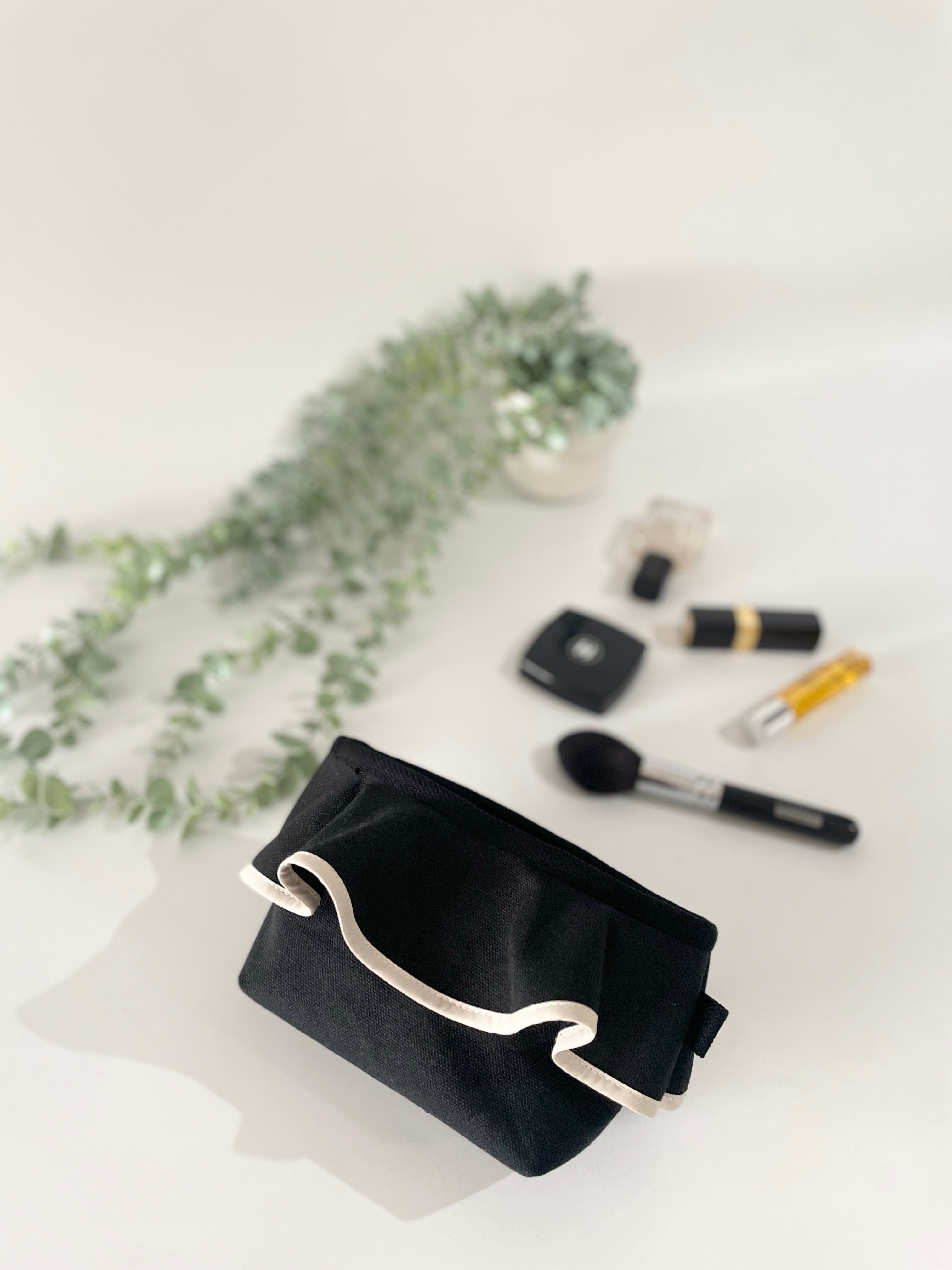 【 frill frill❤︎フリルポーチ ペンケース コスメポーチ 化粧ポーチ】/6P0123