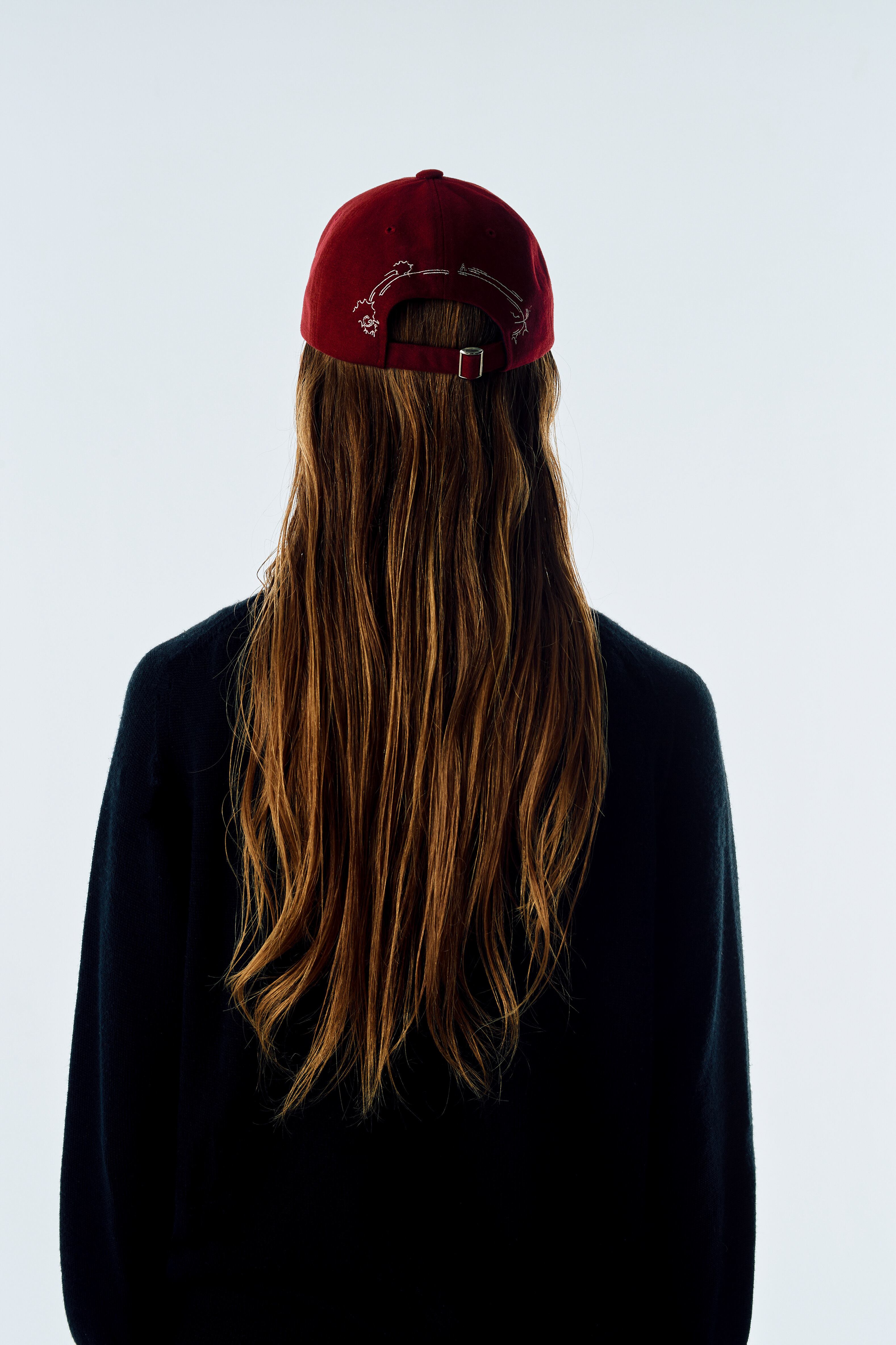 ZHOK / BURGUNDY | GADID ANONIEM