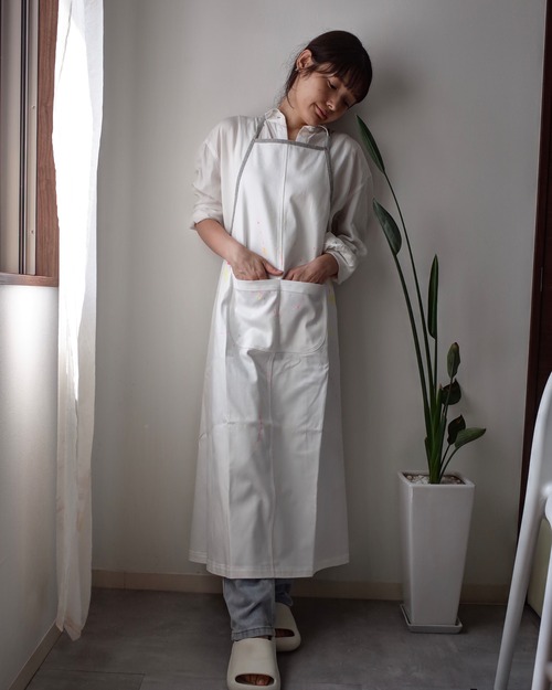 「朝の光　アトリエ エプロン」
