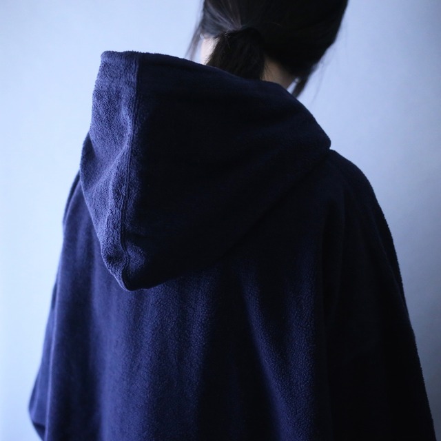 "BIG DOGS"embroidery one pint design XXX wide over silhouette fleece parka