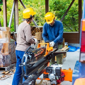［15kg］スギの薪（35cm：中割り）針葉樹　※含水率20％以下