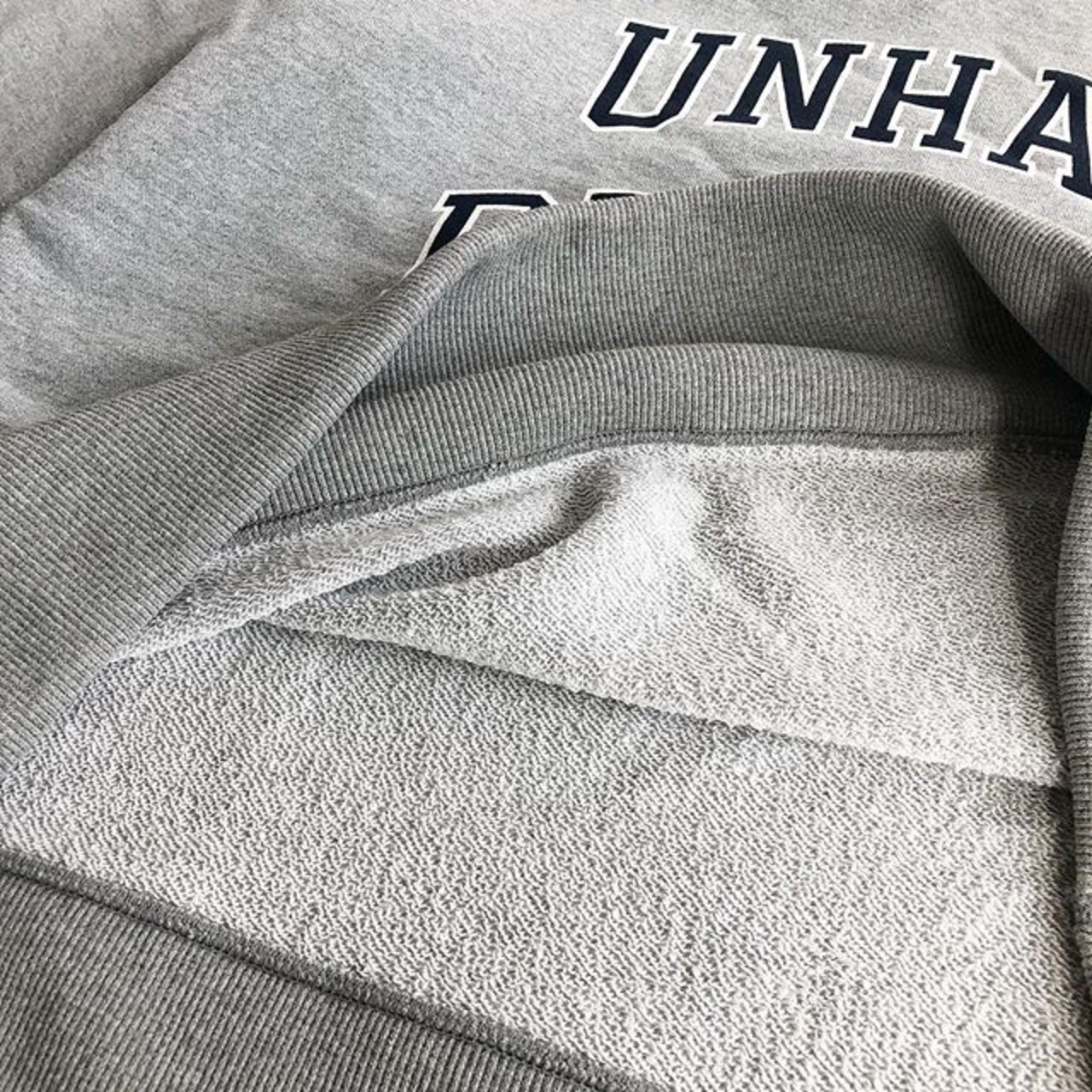 UNHALF DRAWING × 海千山千會 / SWEAT LONG SLEEVE / 立沢トオル / スウェット / グレー