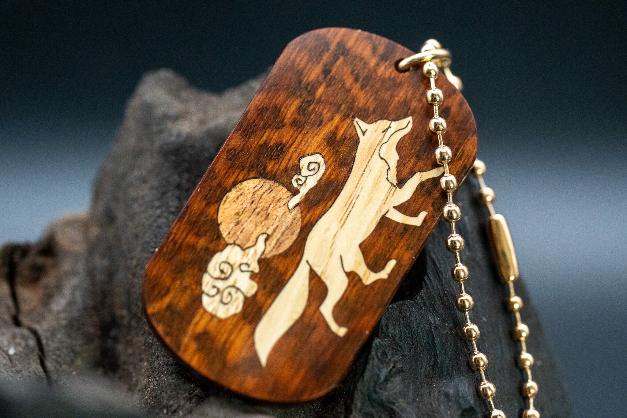 【 木のダイヤモンド 】スネークウッド ドッグタグ 十五夜きつね