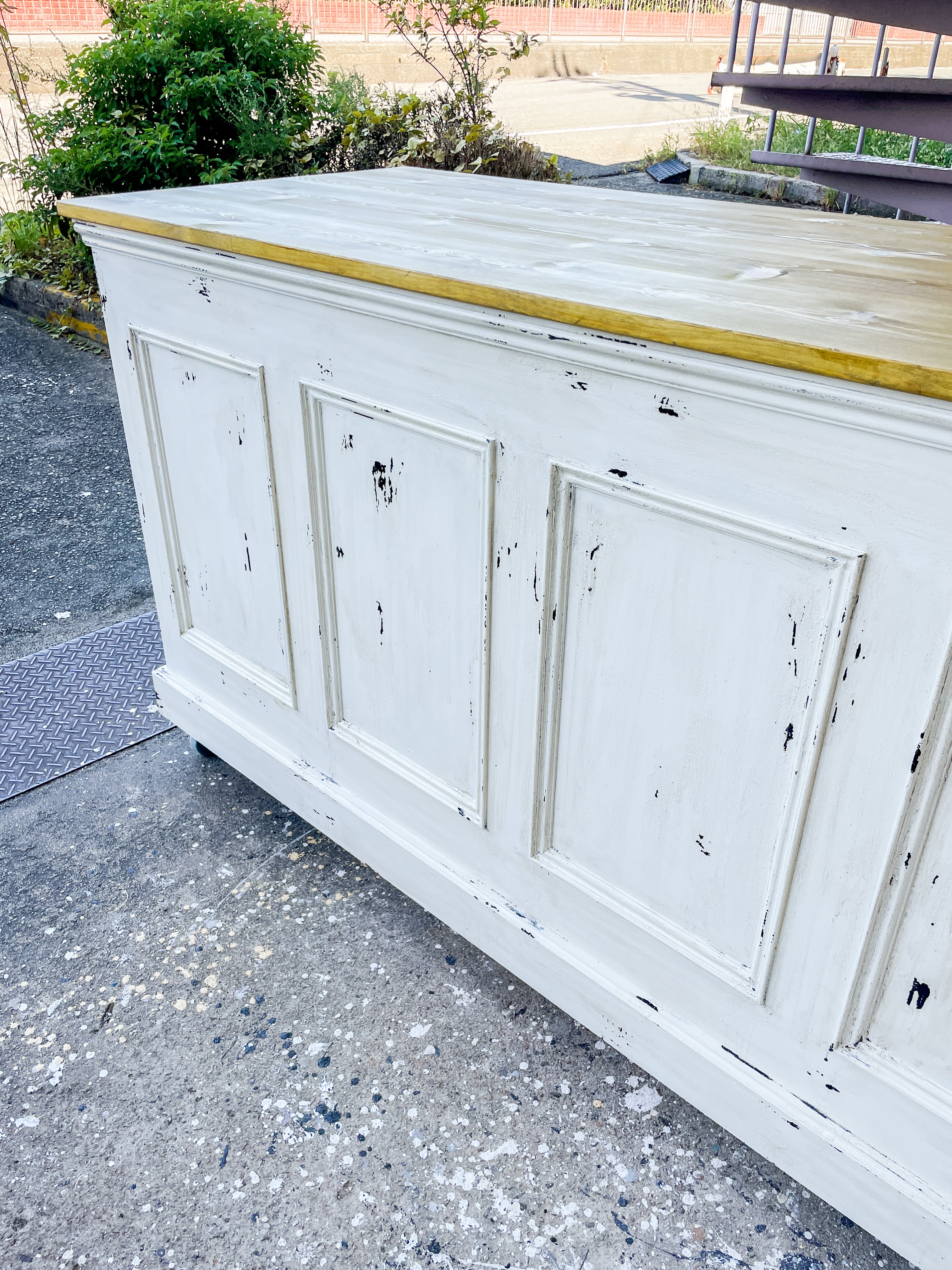 お花屋さん向け作業台カウンター86 (梱包作業に向いたオーダーメイドレジ台)W1800 ハードアンティーク仕上げ