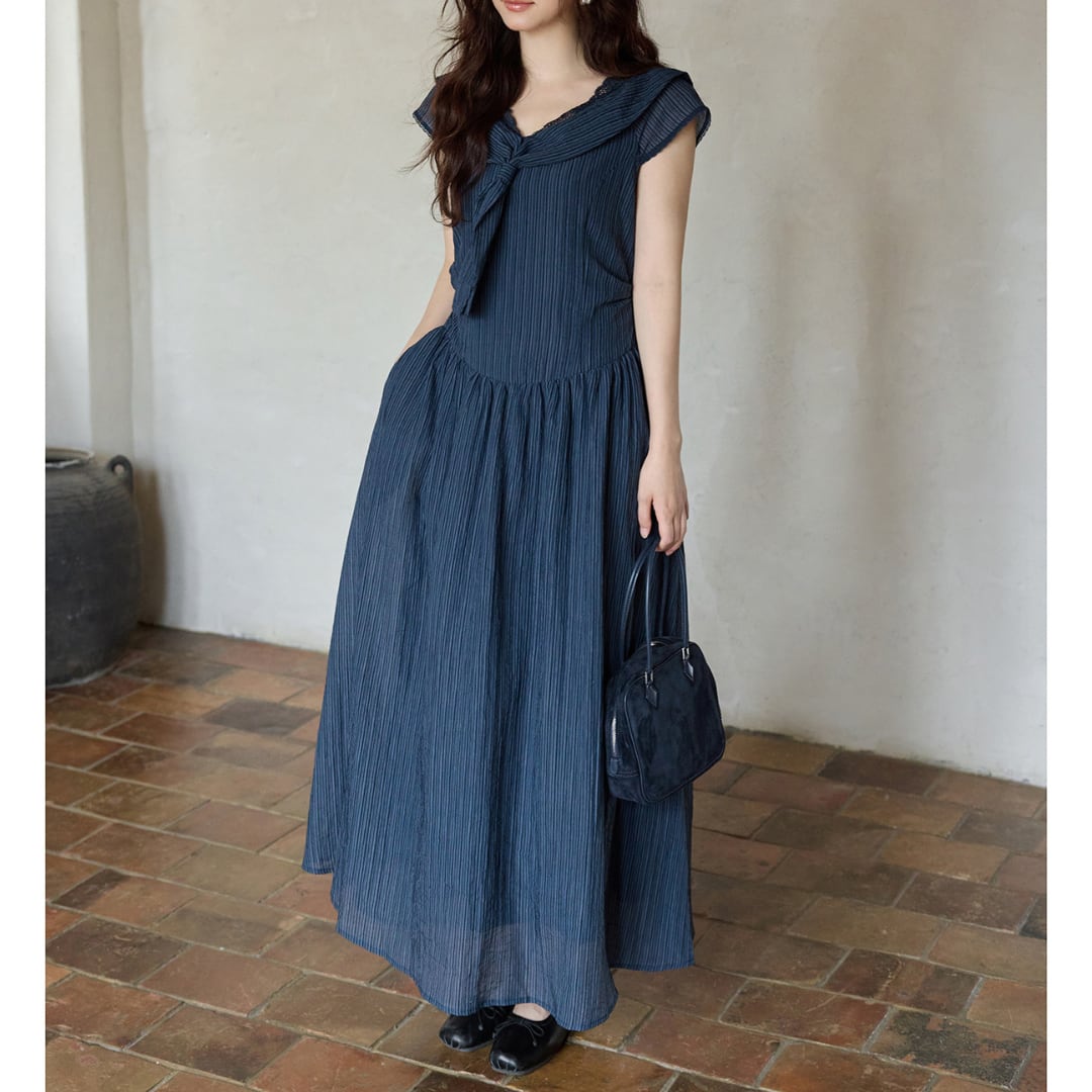 lace ribbon pleated maxi dress