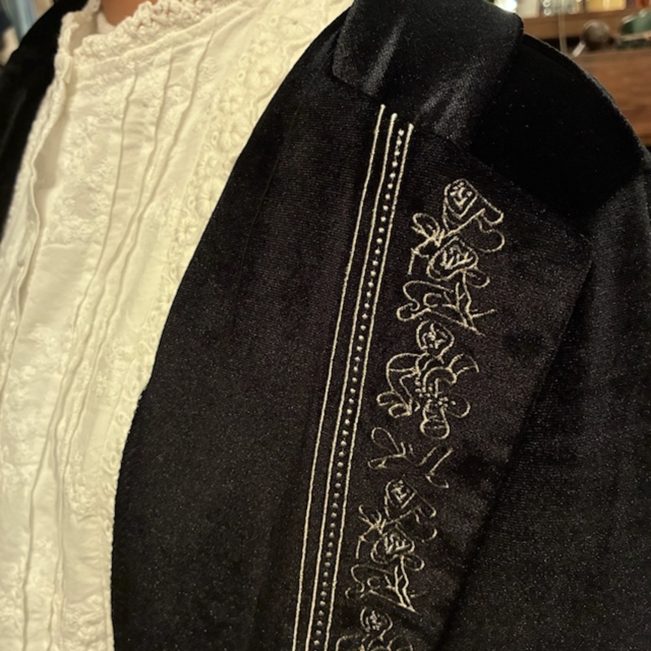 TOPANGA Lady's Velvet Embroidered Jacket　ベルベットエンブロイダリージャケット　ブラック　刺繍　ヴィンテージ　クラシック　ゴシック　羽織　アウター