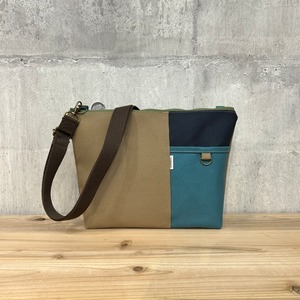 ▼Block切替ショルダーバッグ【グレージュ×シアンブルー×ダークブルー】
