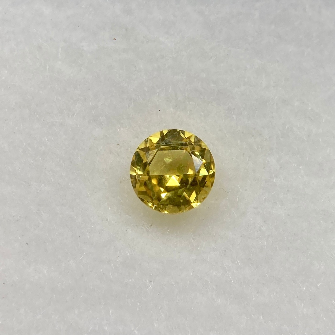 ローズカットサファイア  約3.9mm*2.5mm r-0323