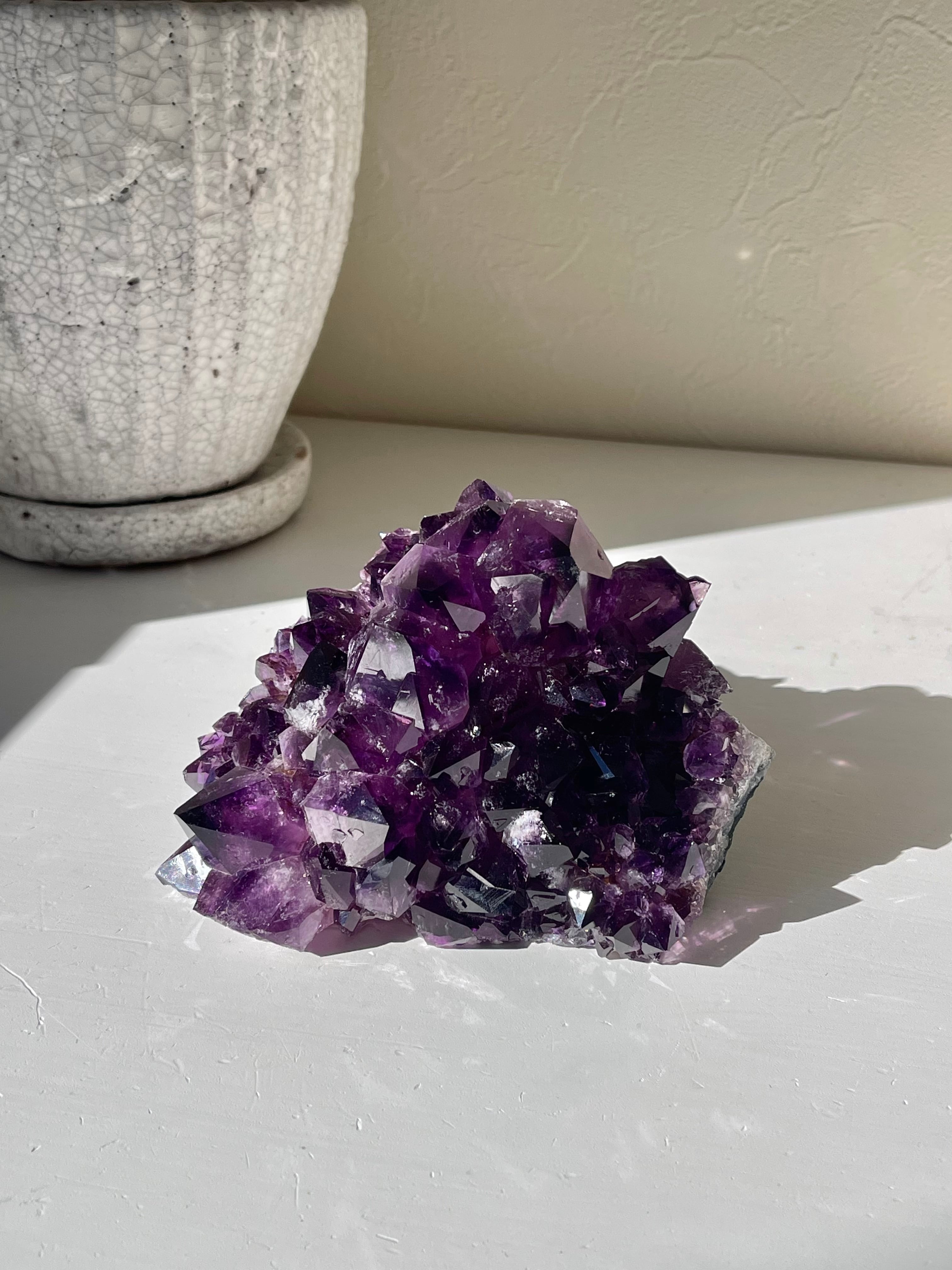 ブラジル産　最高グレード　高波動アメシスト/ Top grade high energy amethyst cluster