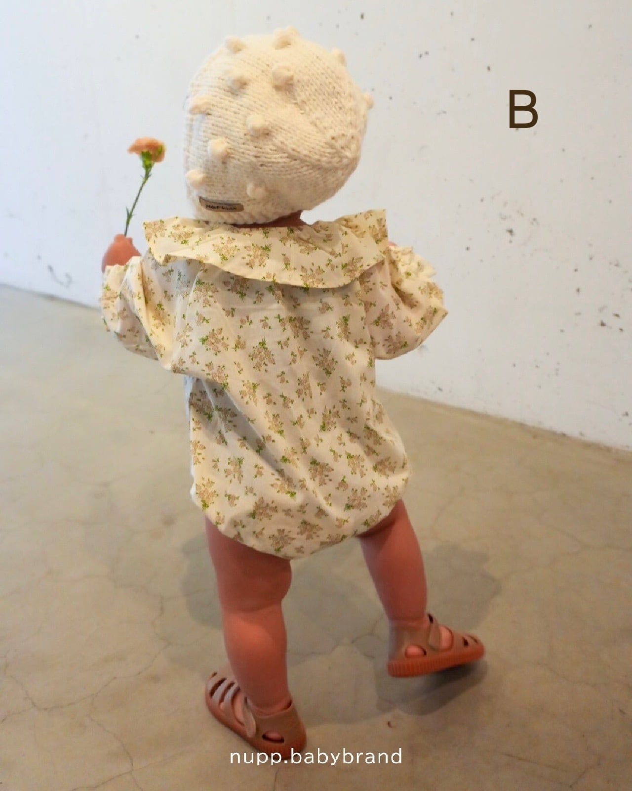 【ambassador様限定】襟付き花柄ロンパース A or B