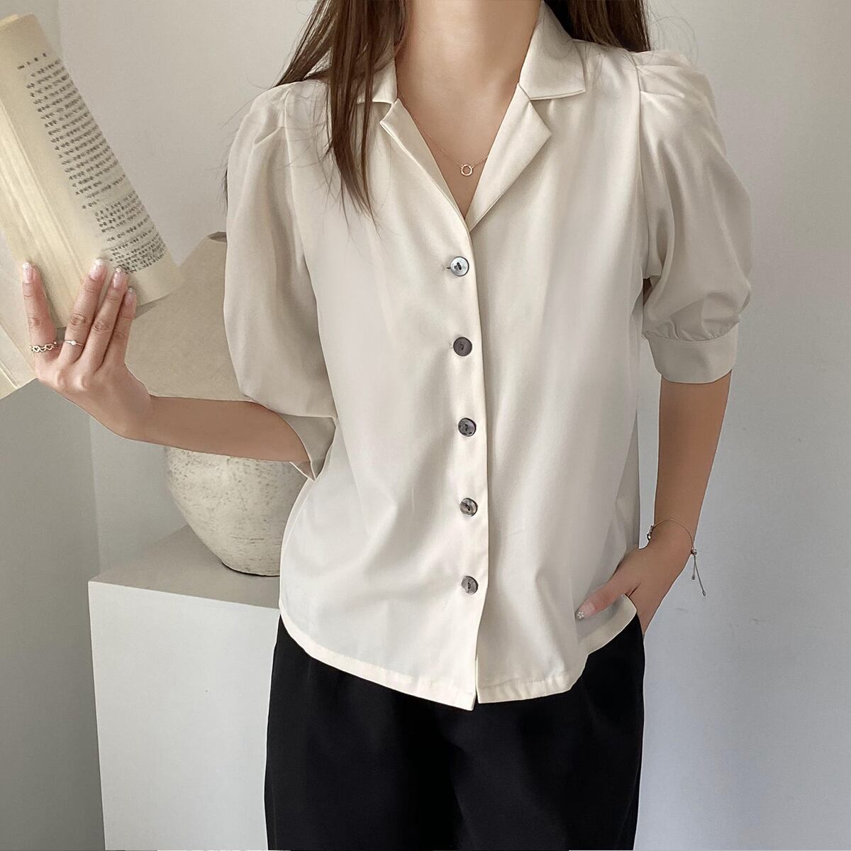 ホワイトシャツ サマーカラーソリッド ルーズスリーブトップス 夏物 ソリッドカラー クレセントシティ17712845293