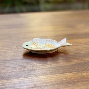 有田焼　錦金たたき鯛型小皿　豆皿　8-071