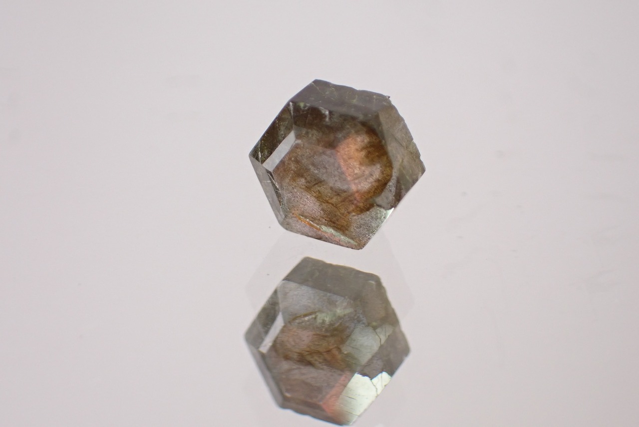 マダガスカル産ラブラドライト　1.26ct　 [D9-87]
