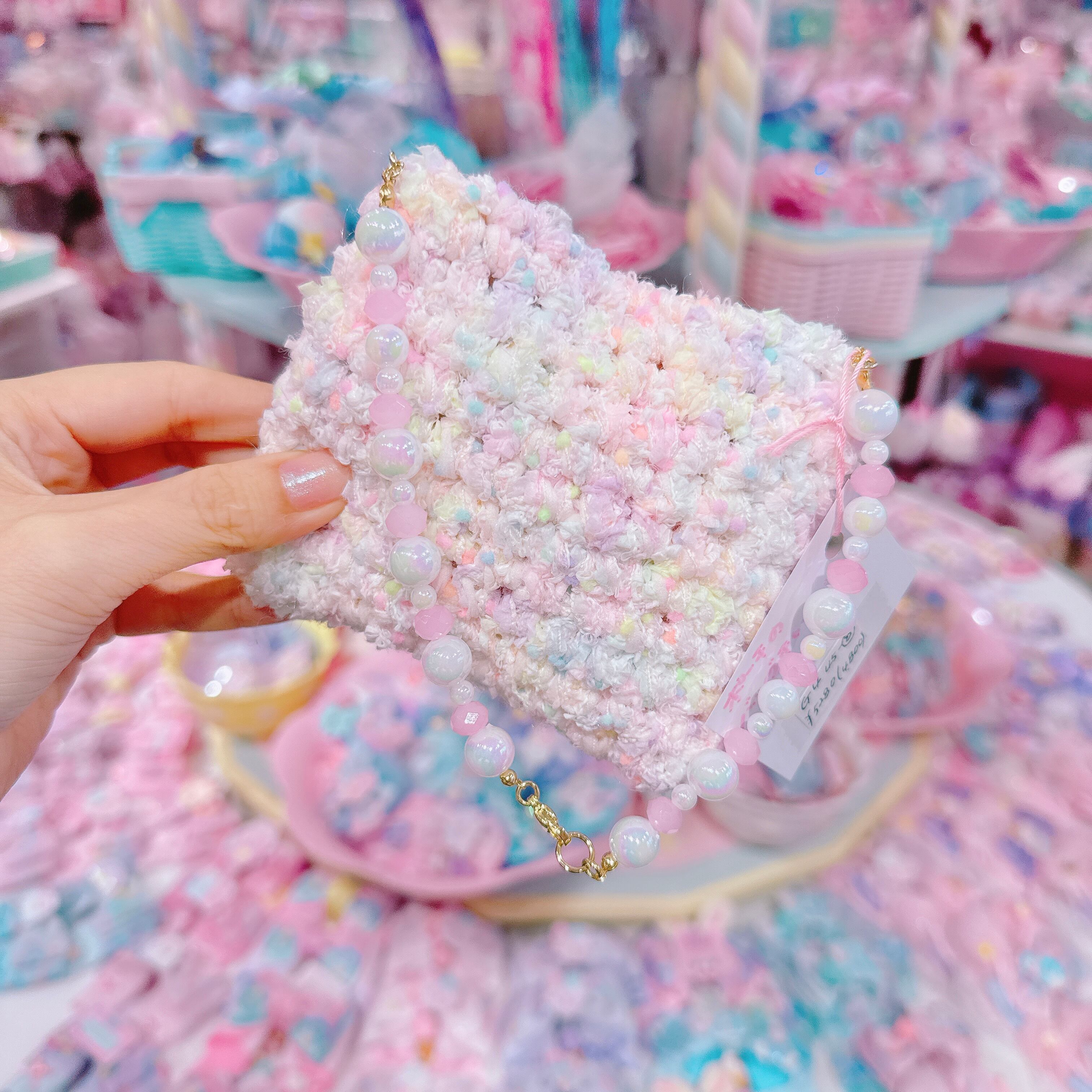 【G4】45-8バッグチャーム付きポーチ