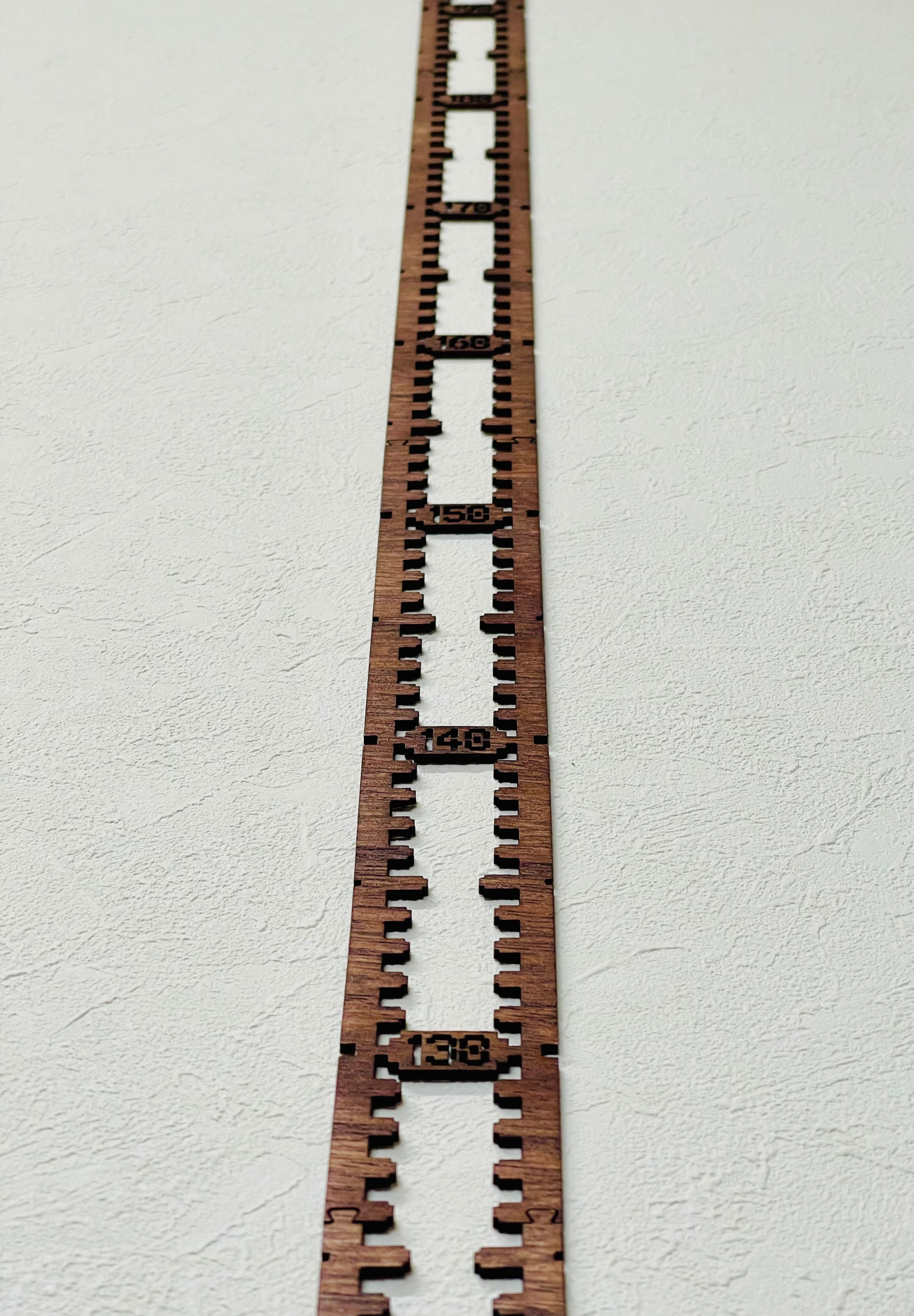 身長計「シンプルメモリ【0〜200cm】」厚み2.5mm木製 水性ニス 身長計「シンプルメモリ【0〜200cm】」厚み2.5mm木製 水性ニス