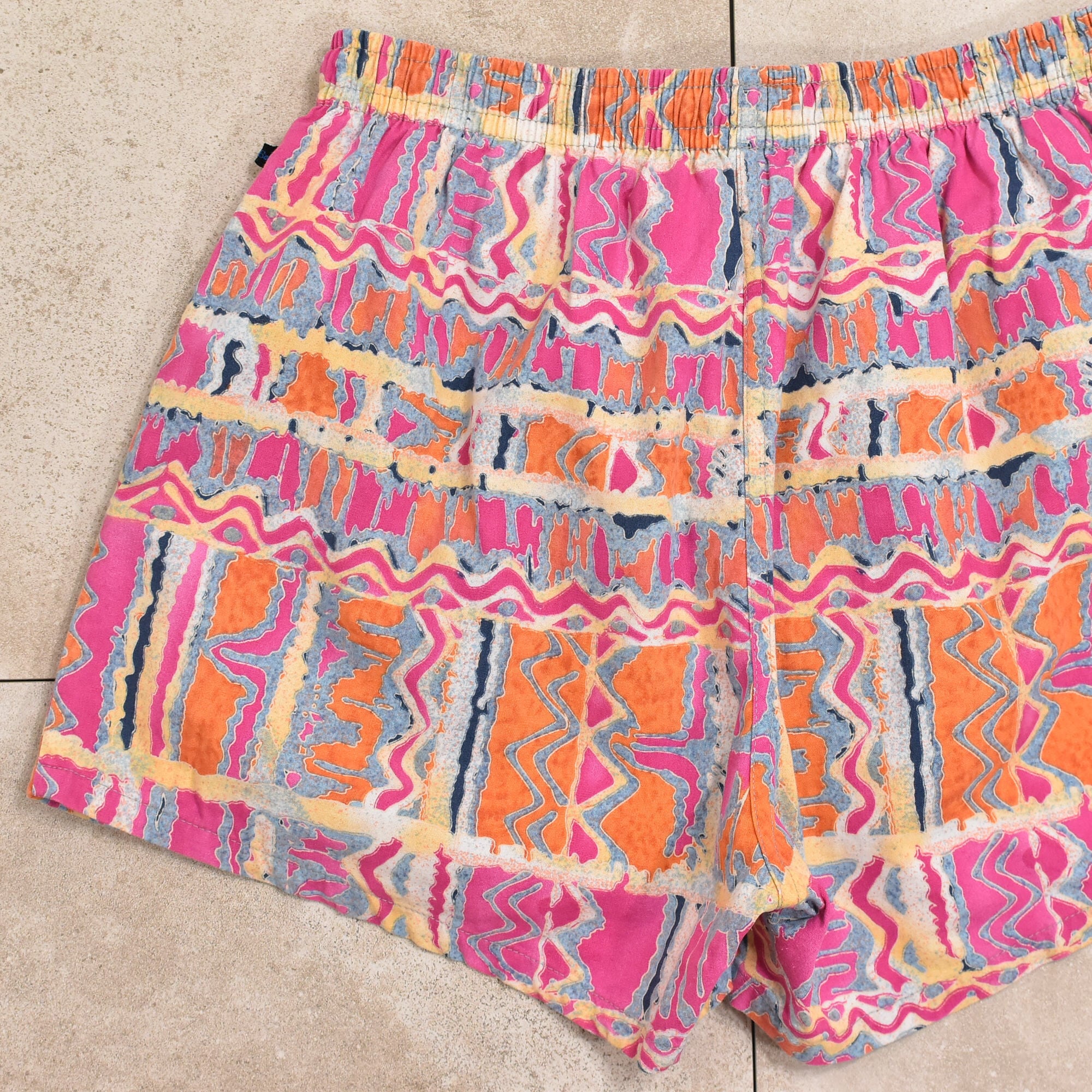 80～90s Budweiser polynesian pattern shorts | 古着屋 grin days