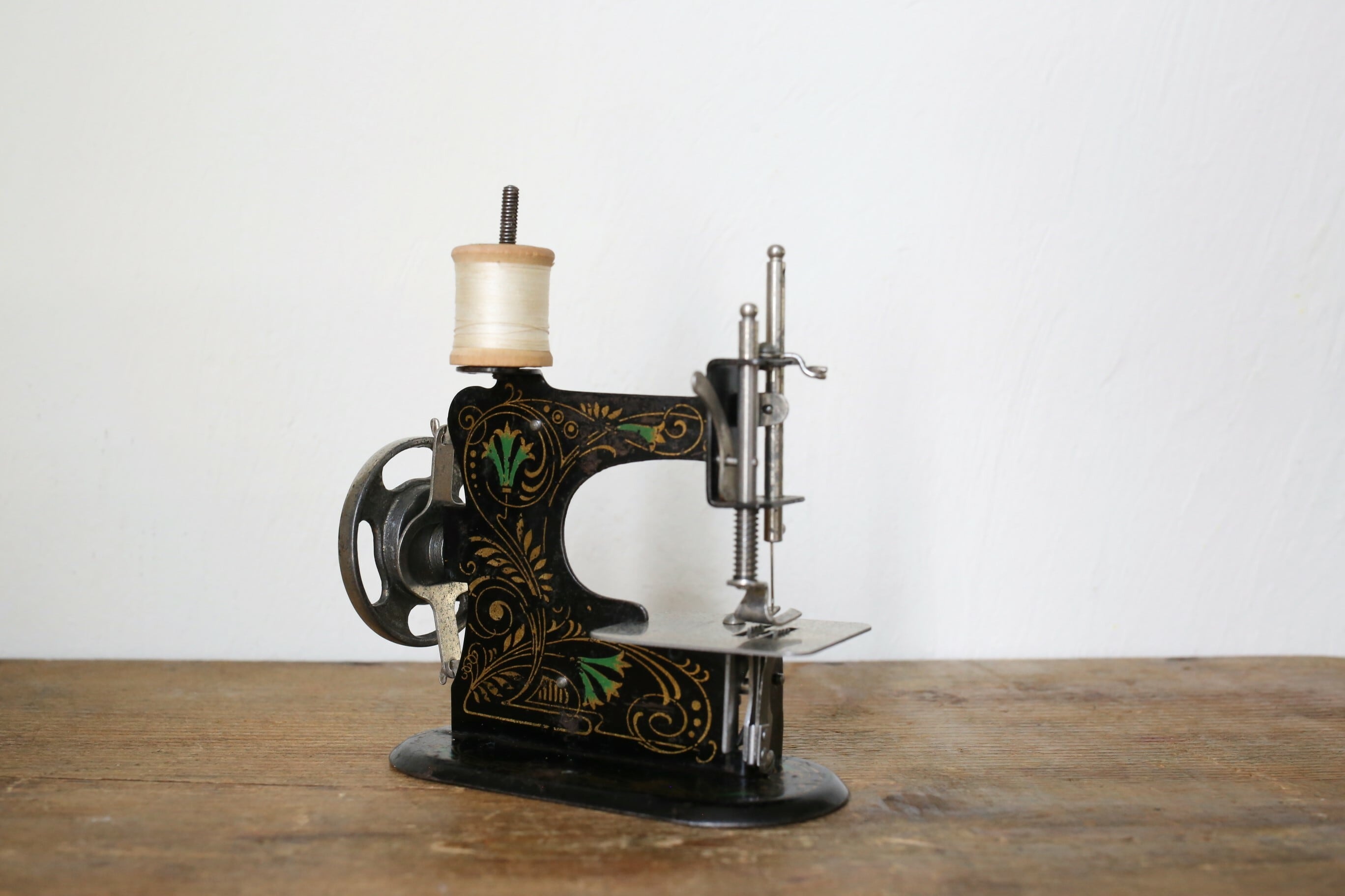 アンティーク ヴィンテージ ドイツ トイミシン Casige社 掌サイズ