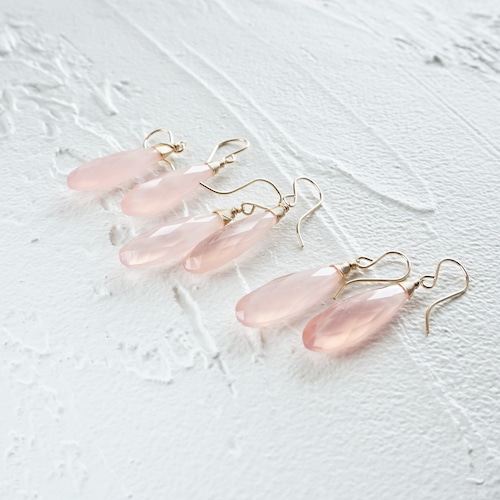 指原莉乃さん着用14kgf*Light Pink Chalcedony pierced earrings