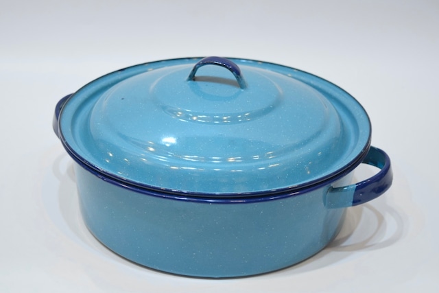 USED Vintage enamel pot 02080