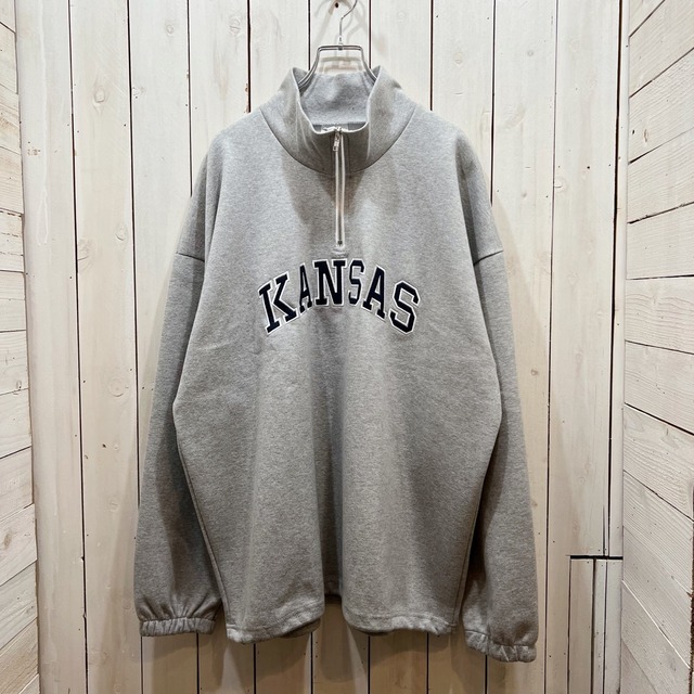 VT-01063-3】Kansas logo half-zip sweatshirt / カンザス ロゴ ハーフジップ スウェット | 24/7  TOKYO