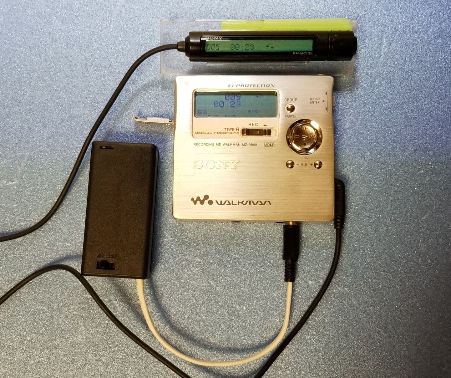 動作確認済】ソニー SONY MZ-R909 ポータブルMDプレーヤー 【公式通販】