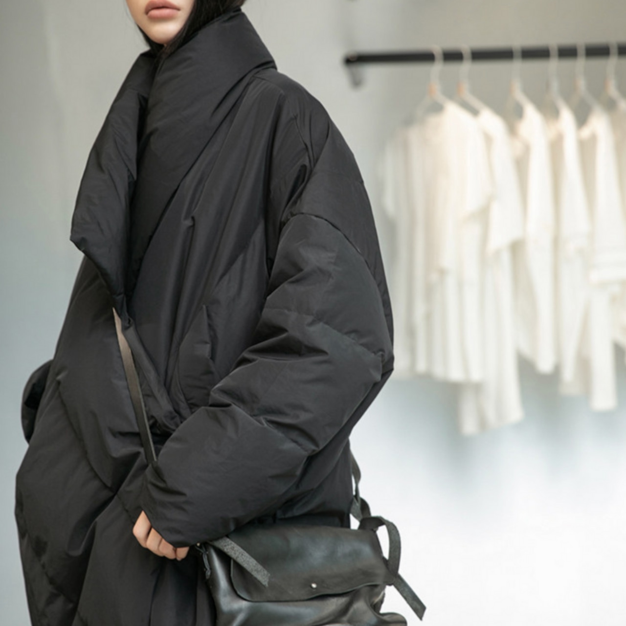 Relaxed mid-length down jacket (mE186)