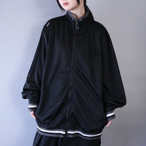 XXL over silhouette rib line design track jacket