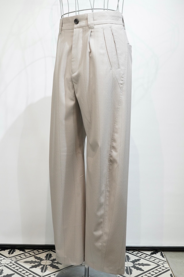 Call / 3D Wide Trousers