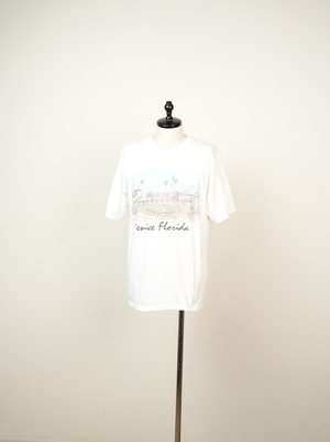 リゾートグラフィックTシャツ