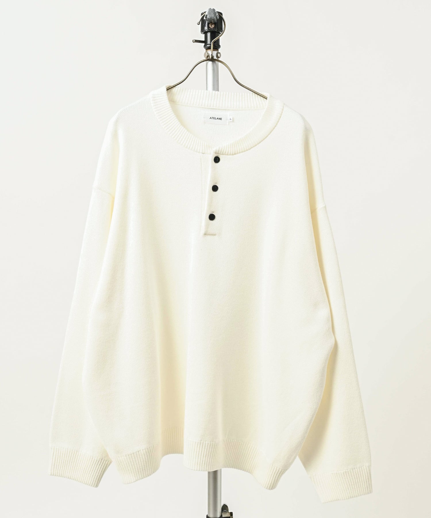 ATELANE Acrylic/Cotton Double Jacquard Sweatshirt-Style Henley Neck (OFF) 26A-21010
