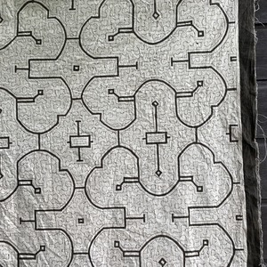 16⭕️大判布白大柄 150x153cm シピボ族の泥染め　アマゾンの先住民族の工芸　インテリア、テーブルクロス、タペストリー、カーテン、マルチカバー